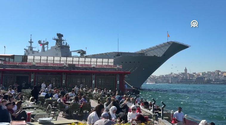 Juan Carlos amfibi hücum gemisi İstanbul'da! TGC Anadolu gemisine benziyor 8